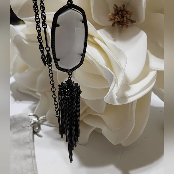 Kendra Scott gunmetal and Slate Grey cays eye Rayne necklace - Picture 6 of 9